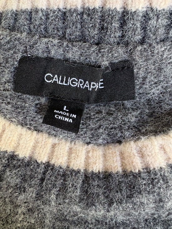 CALLIGRAPHIE Ribbed Crewneck Dog Sweater in Gray & Cream - Picture 6 of 7